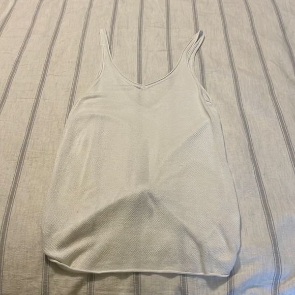 EUC Rare Lululemon Top - Picture 2 of 4